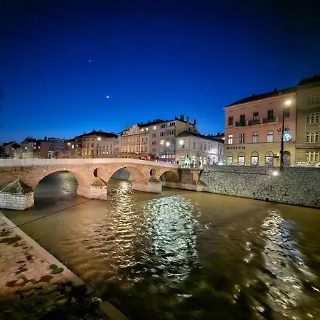 Flame City Center Apheartment Appartamento *