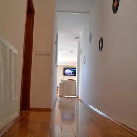 Flame City Center Apheartment Appartamento